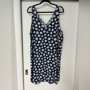 Old Navy Sundress.  EUC!! Navy with daisies in white, yellow, light blue.